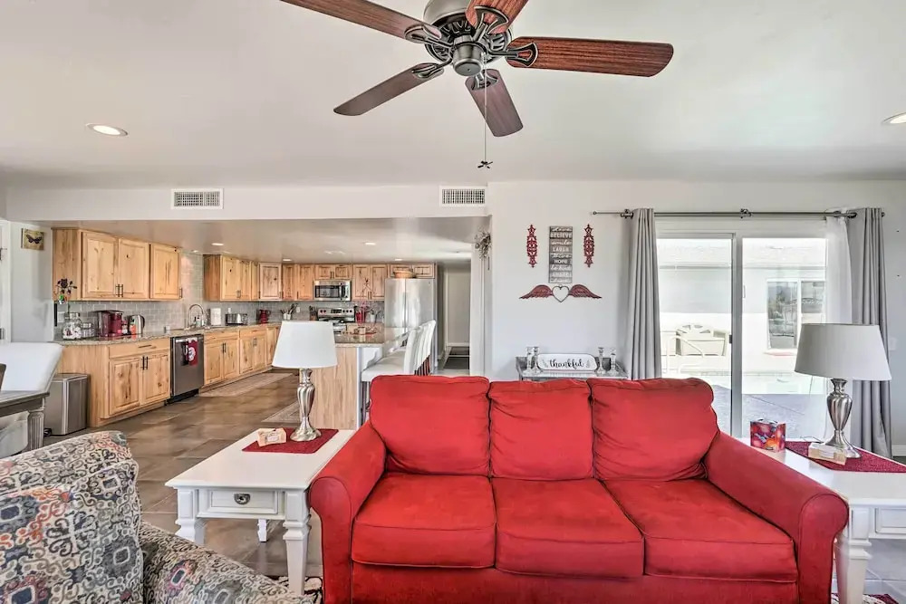 2 Mi to Lake Havasu State Park: Home w/ Pool!