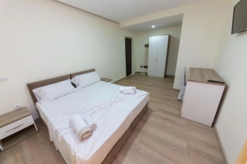 Esal Hotel