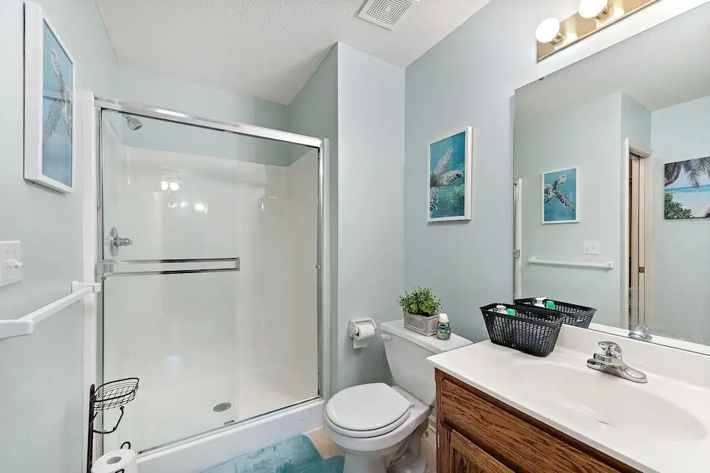 Beautiful Townhome 11 Minutes To Downtown 3 Bedroom Townhouse