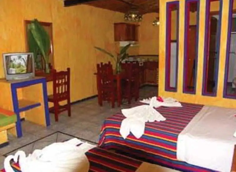 Hotel y Suites Mar y Sol