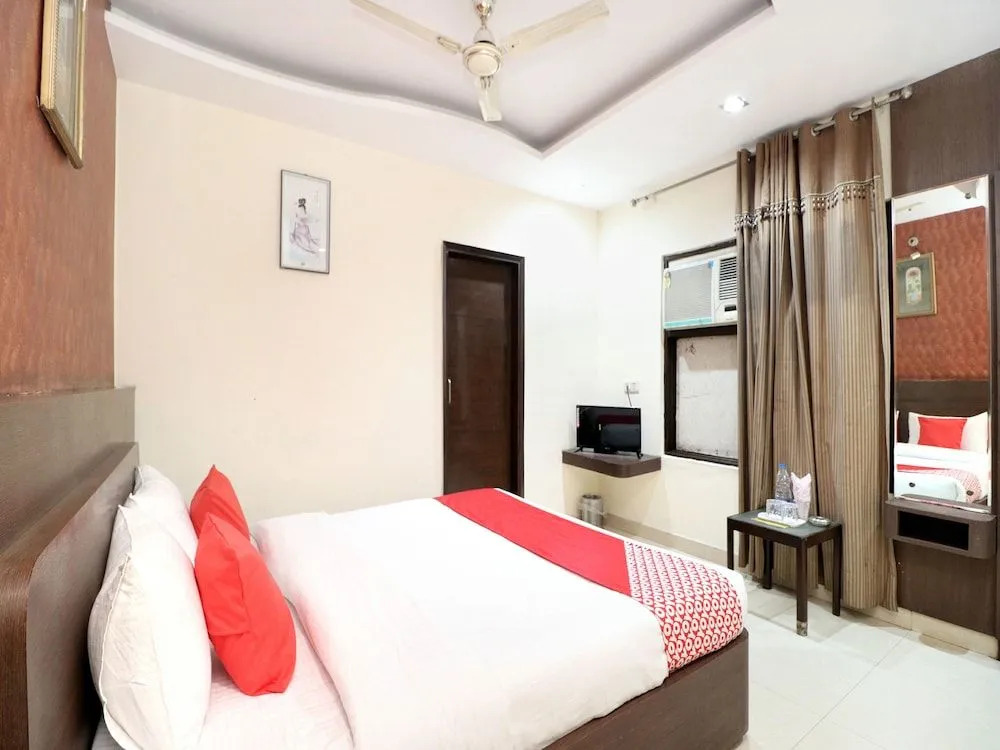 OYO 13788 Hotel Arcade