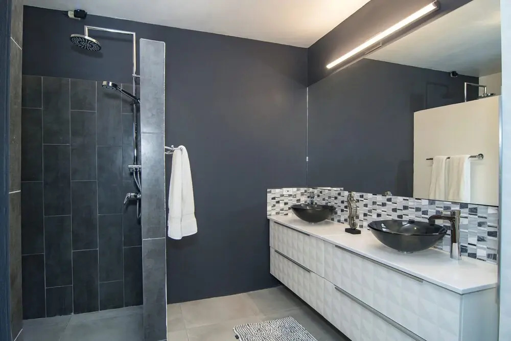 L'Agua by Island Properties Online