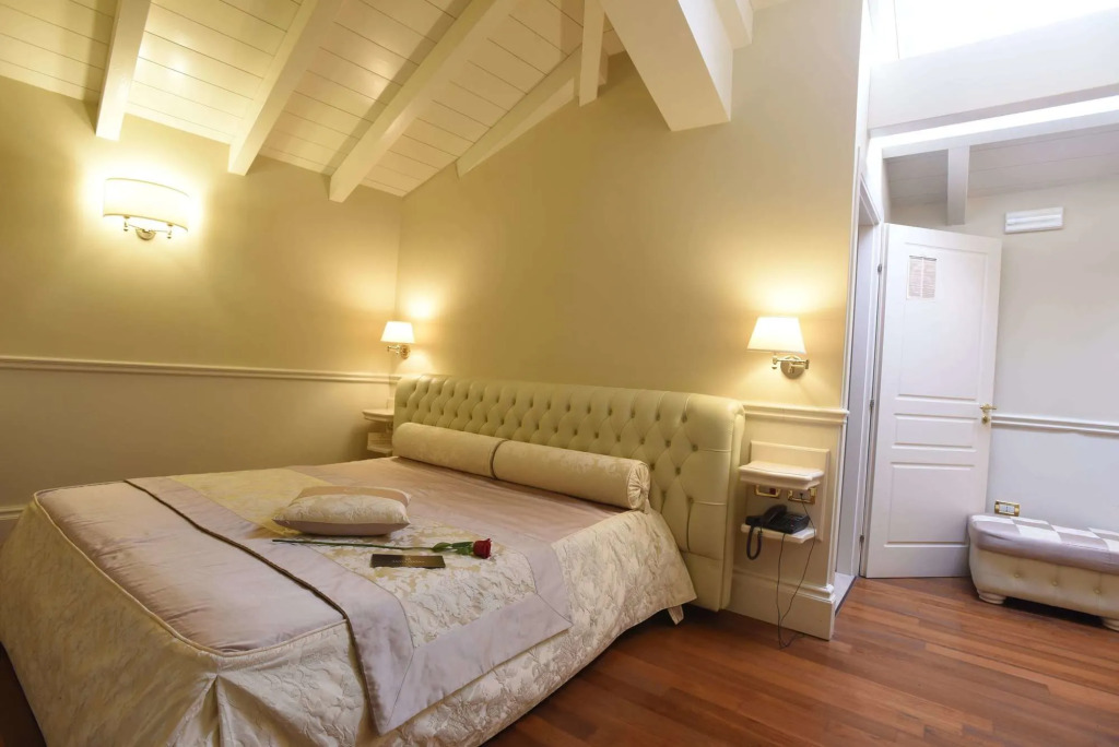 SANTA CHIARA SUITE HOTEL & SPA - Lecce