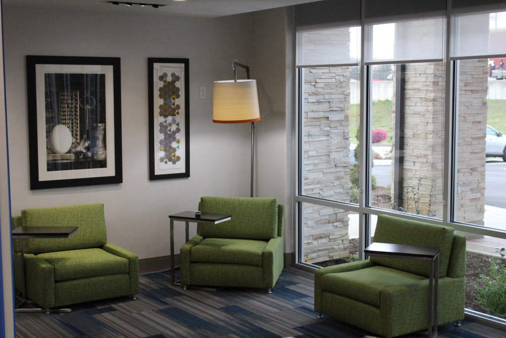 Holiday Inn Express & Suites - Milledgeville