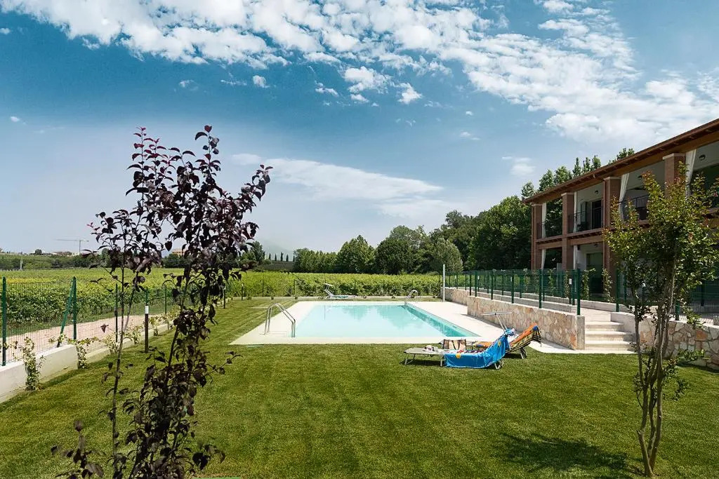 CASCINALE 11 - Regarda Travel