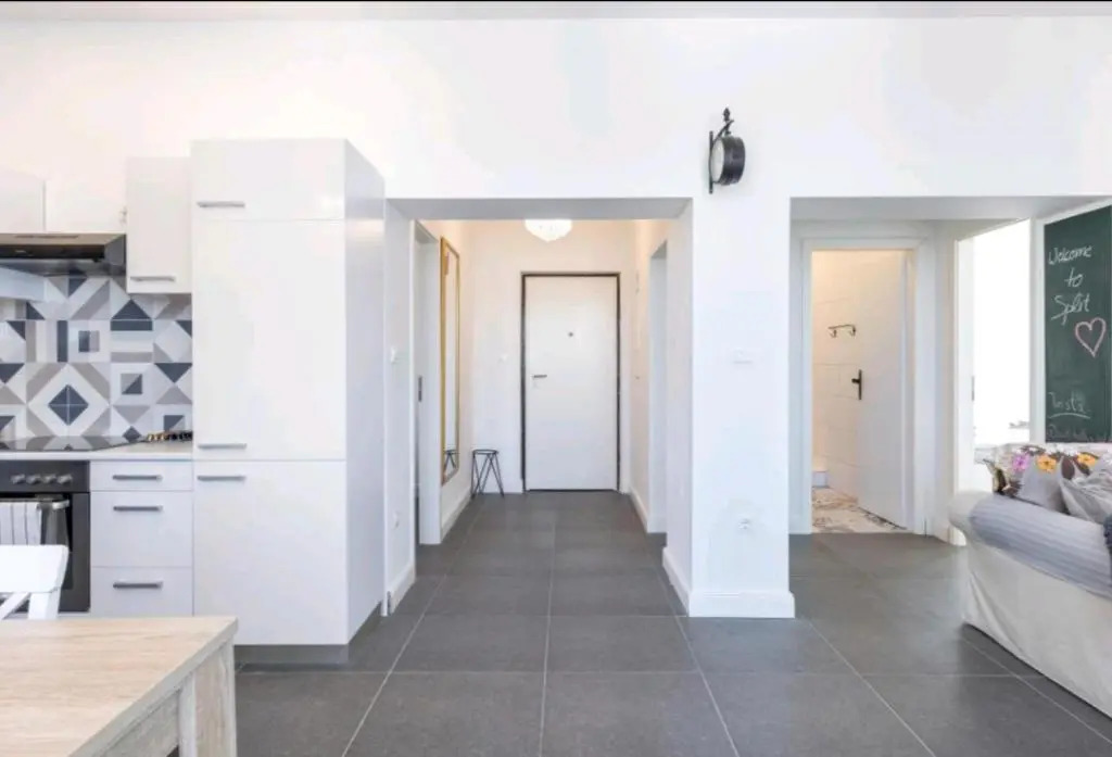 Just Like This - Cityapartment with Netflix