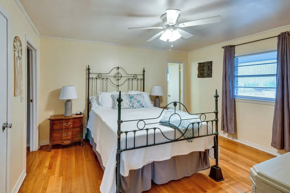 3 Mi to Dtwn Montgomery: Quiet Family Getaway!