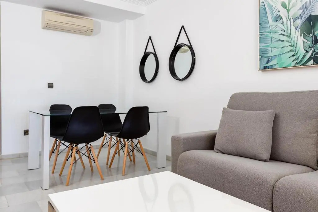1st Line Daniya APT - Solarium Terrace & Pool