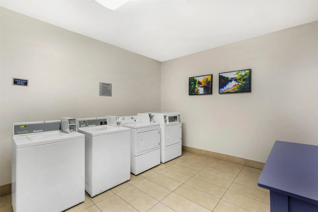 Best Western Plus Fort Worth Forest Hill Inn & Suites