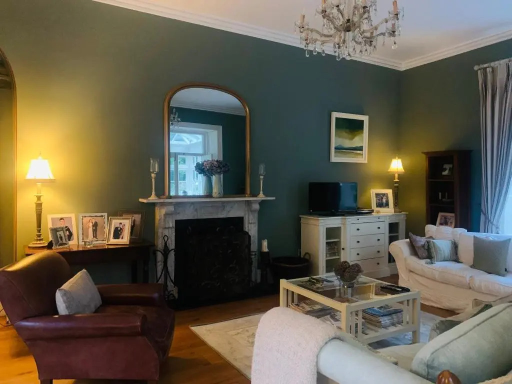 Larchmount House B&B