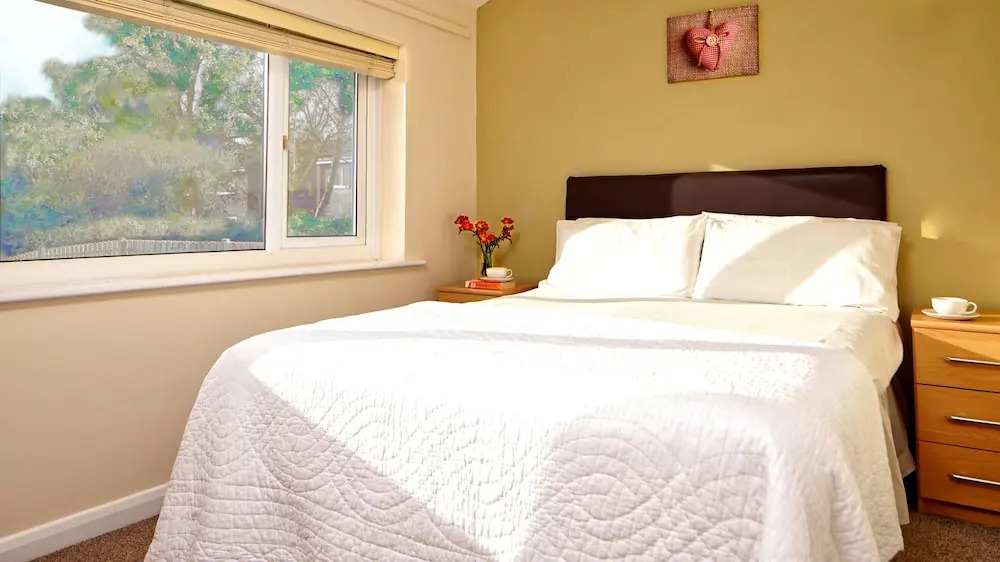 Surfs Up! Perfect base for holidays or work in Cornwall