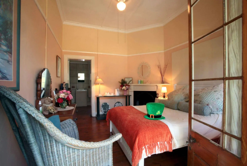 Shamrock Arms Guest Lodge