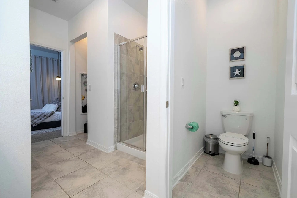 Themed Apartment Walk to Disney & Lake Access
