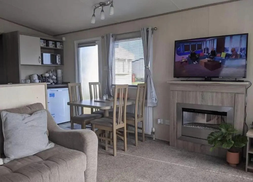 Immaculate Sen Friendly 3-bed Caravan in Porthcawl