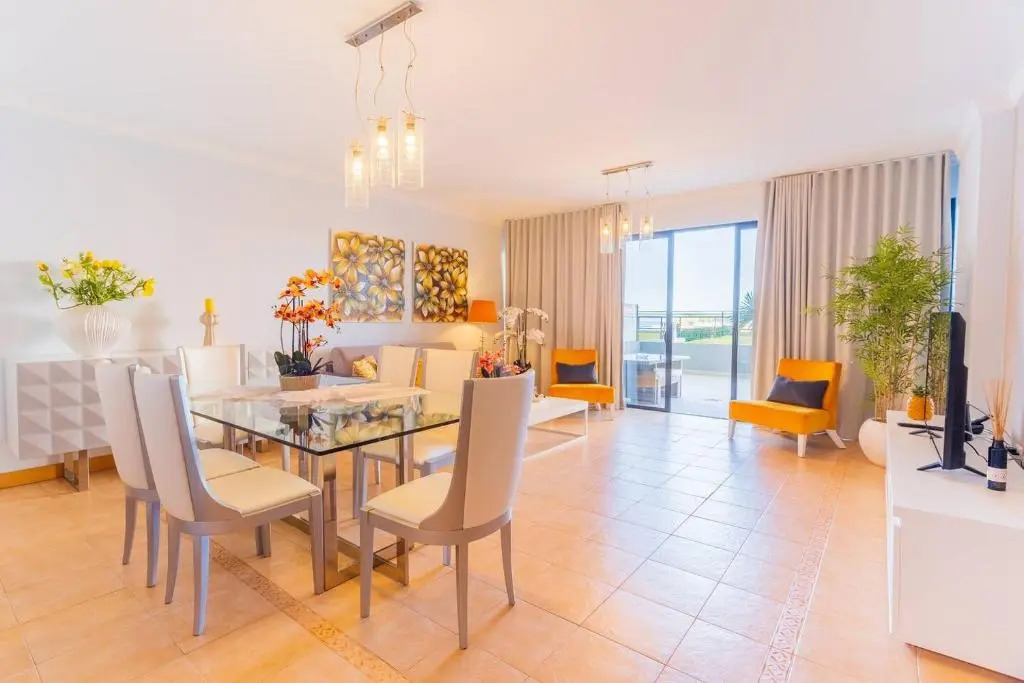 5 bedrooms in Privileged area with Ocean View
