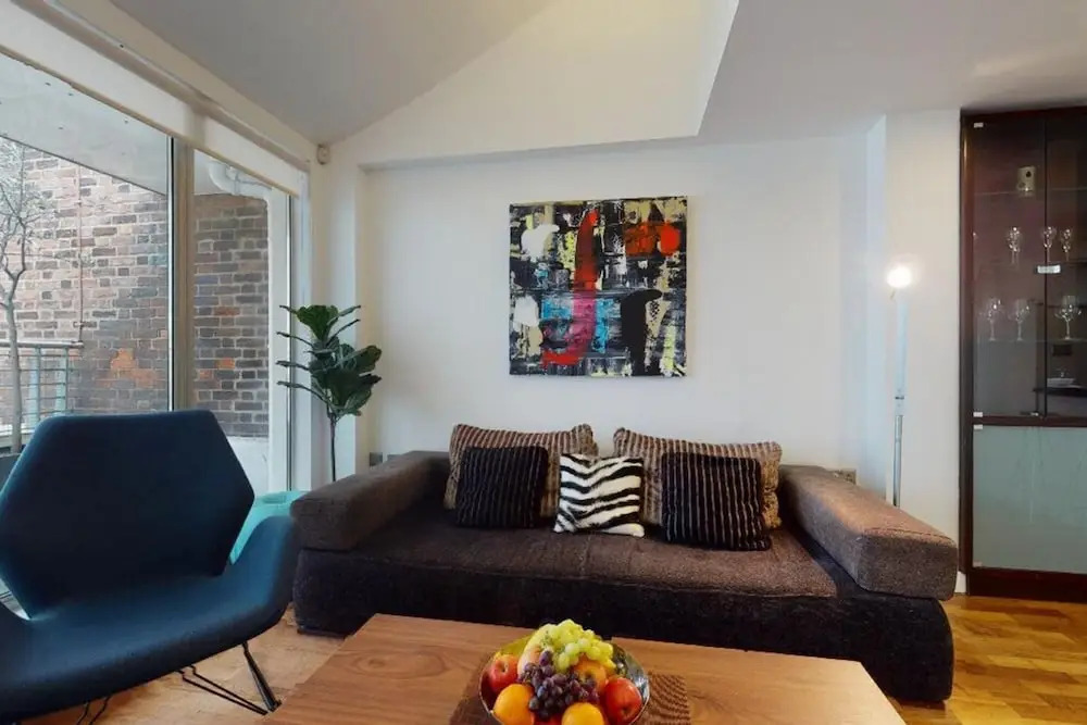 Short let - Penthouse Apartment With West-facing Terrace