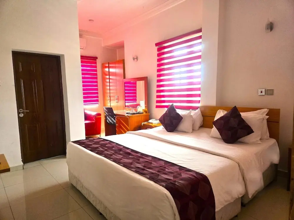 Roses Regency Hotel & Suites