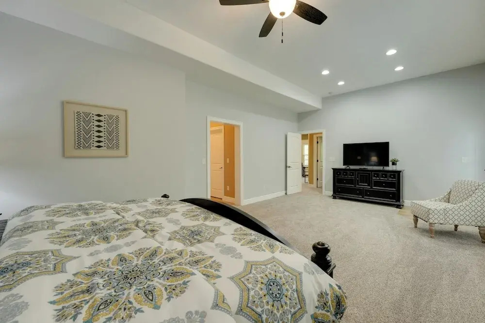 4 Mi to Branson Landing: Huge Home w/ Game Room!