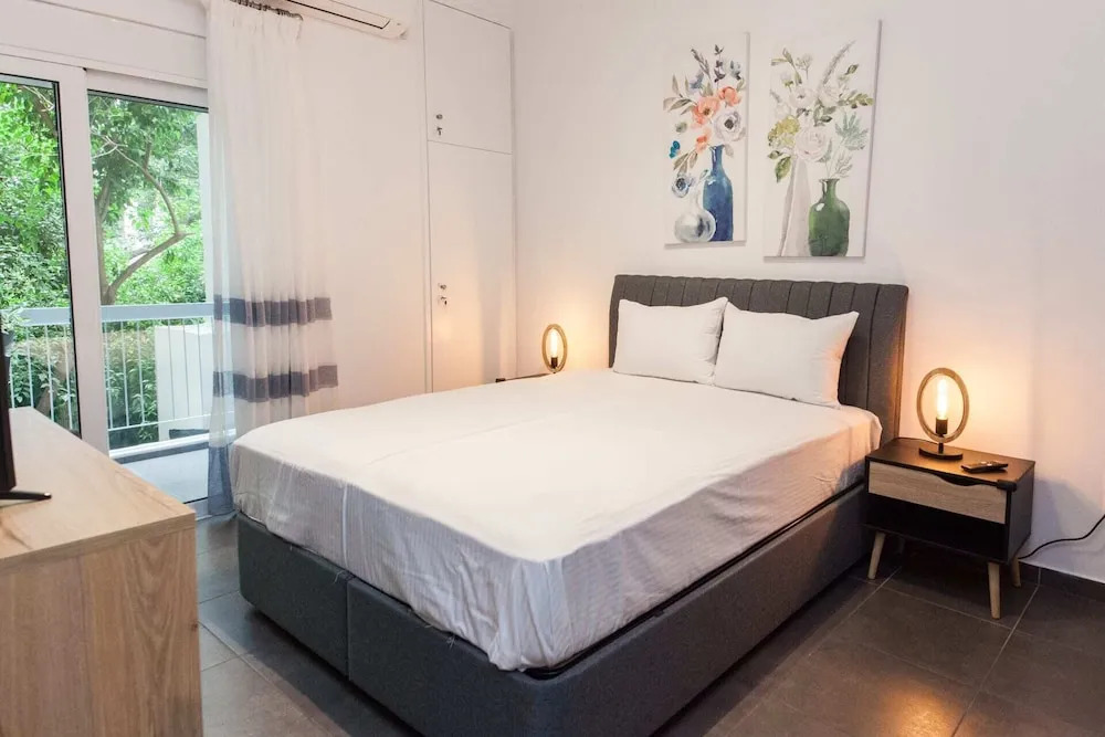 Elegant Urban Escape Apt in Kolonaki