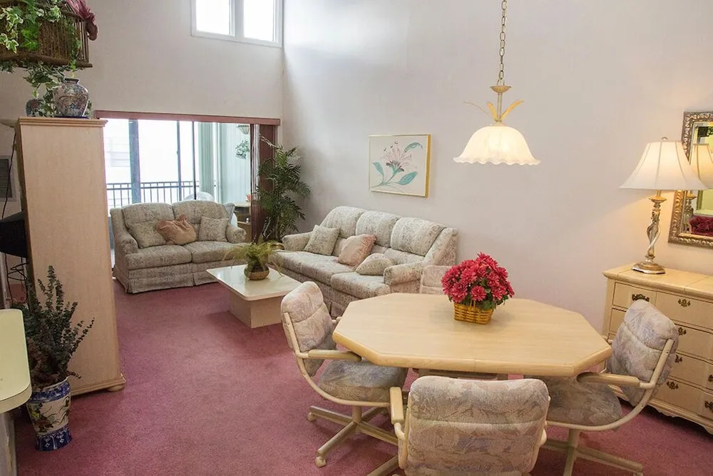 Country Club Minium 2 Bedroom Condo