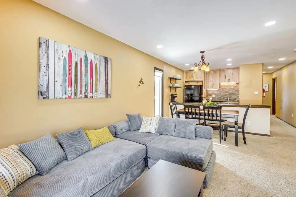 Cozy Condo: Steps to Free Winter Park Shuttle