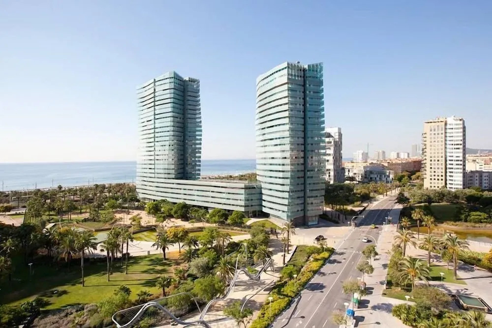 Akira Flats Diagonal Mar Apartments