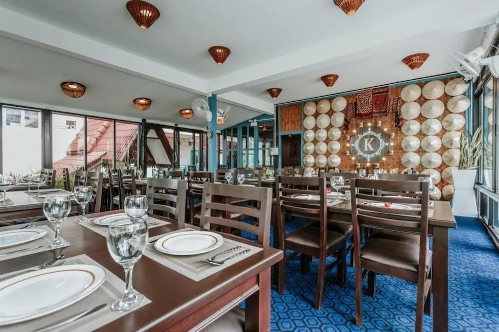 Khung Riverside Hotel