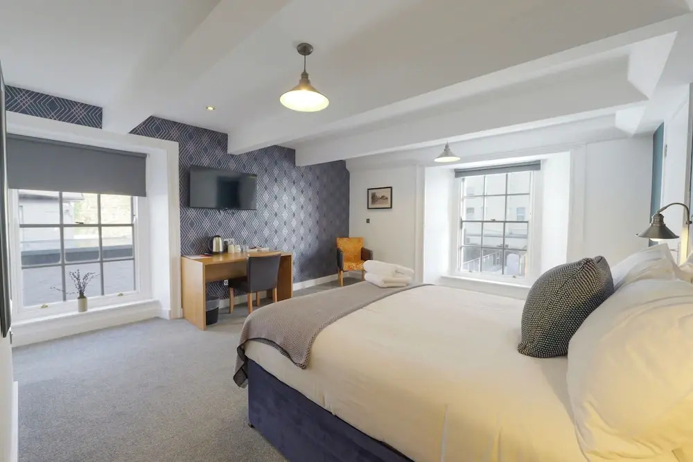 THE LORD NELSON HOTEL