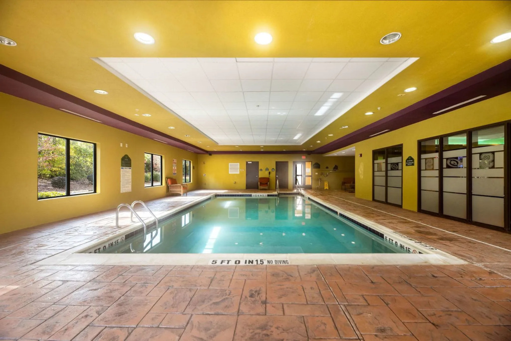 Holiday Inn Express & Suites Raleigh West - Lenovo Center by IHG