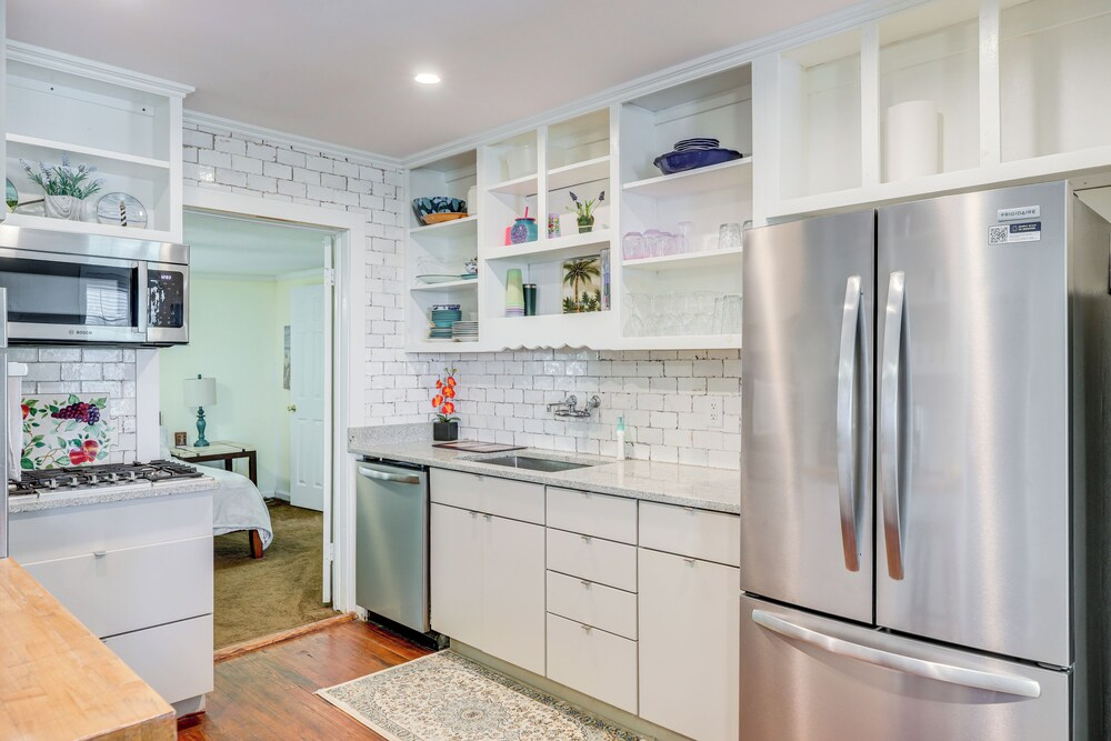 St. Marys Chic: Porch Living & Total Walkability!