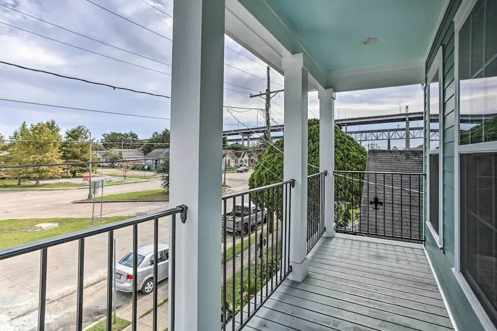 6 Mi to French Quarter: Modern New Orleans Gem