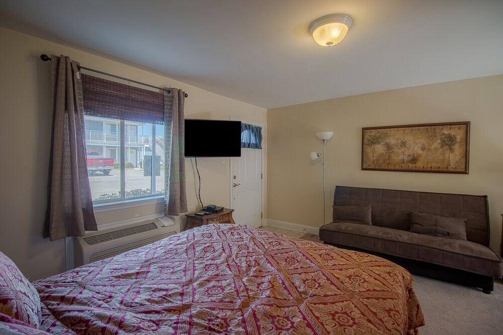 Oak Shores-Oak Shores Studio 39