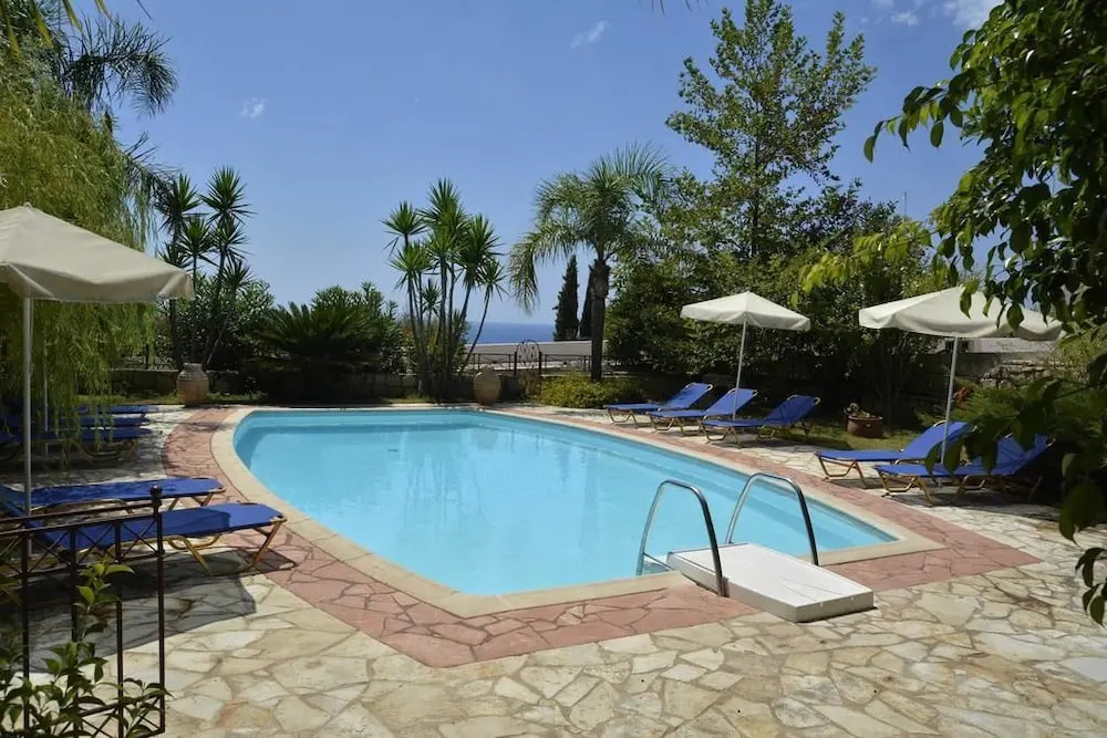 Christoforos Apartments