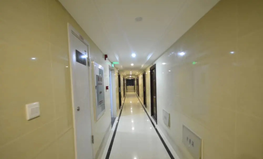 Nice Meeting You Aparthotel