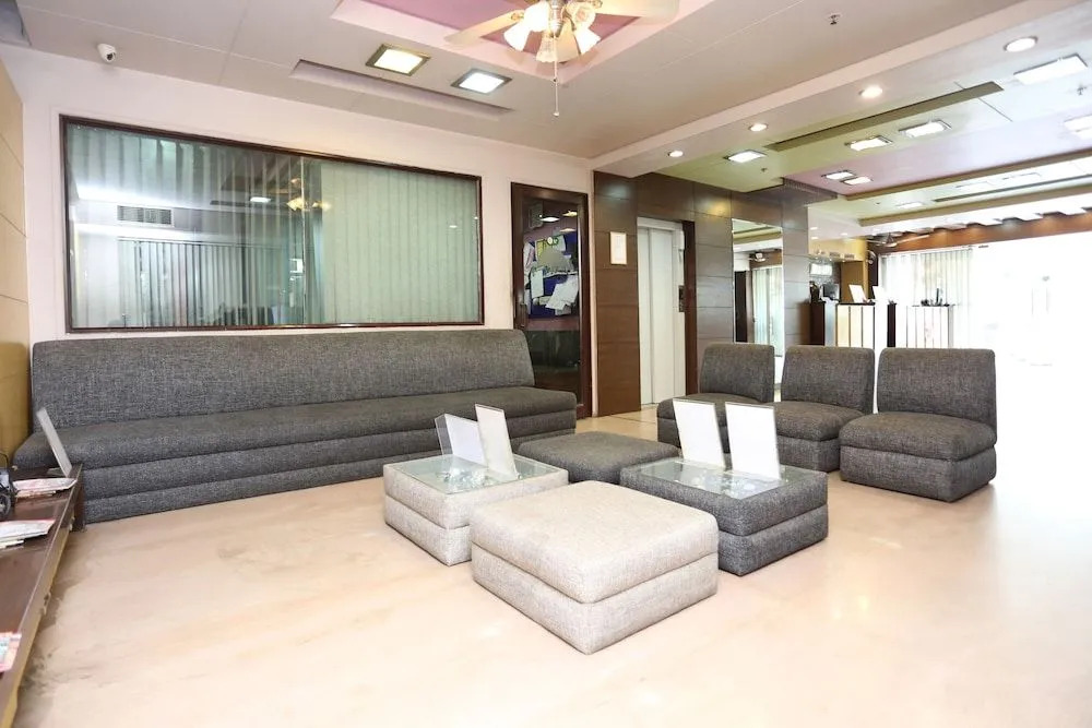 Oyo 9654 Hotel Arco Palace