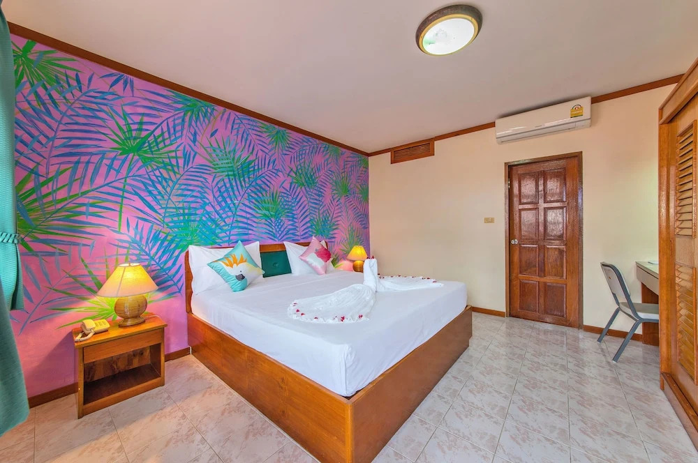 Panda Hotel（Patong Beach）
