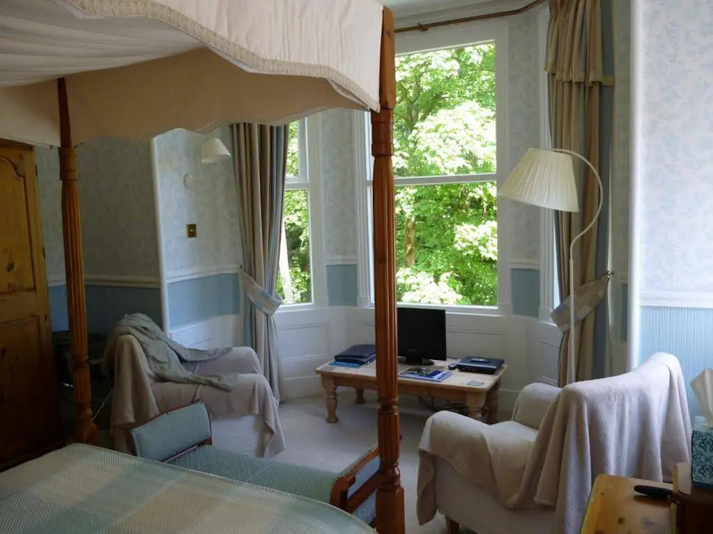 Riverside Bed  Breakfast