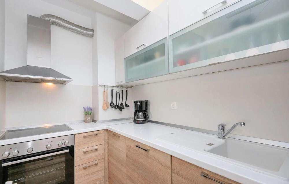 Nice Apartment in Baska Voda With Wifi and 1 Bedrooms
