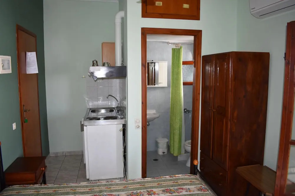 Antonakos Rooms