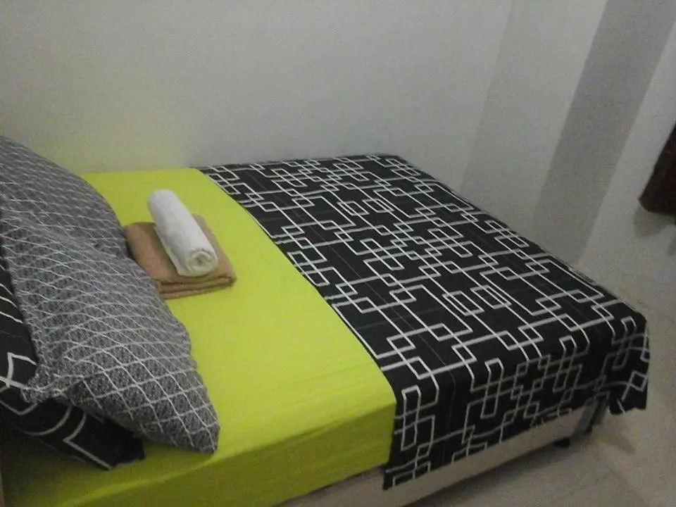 Sea Residences MOA-Eric Apartments