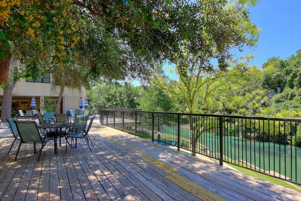 Ic 209 Comal Escape 2 Bedroom Condo by RedAwning