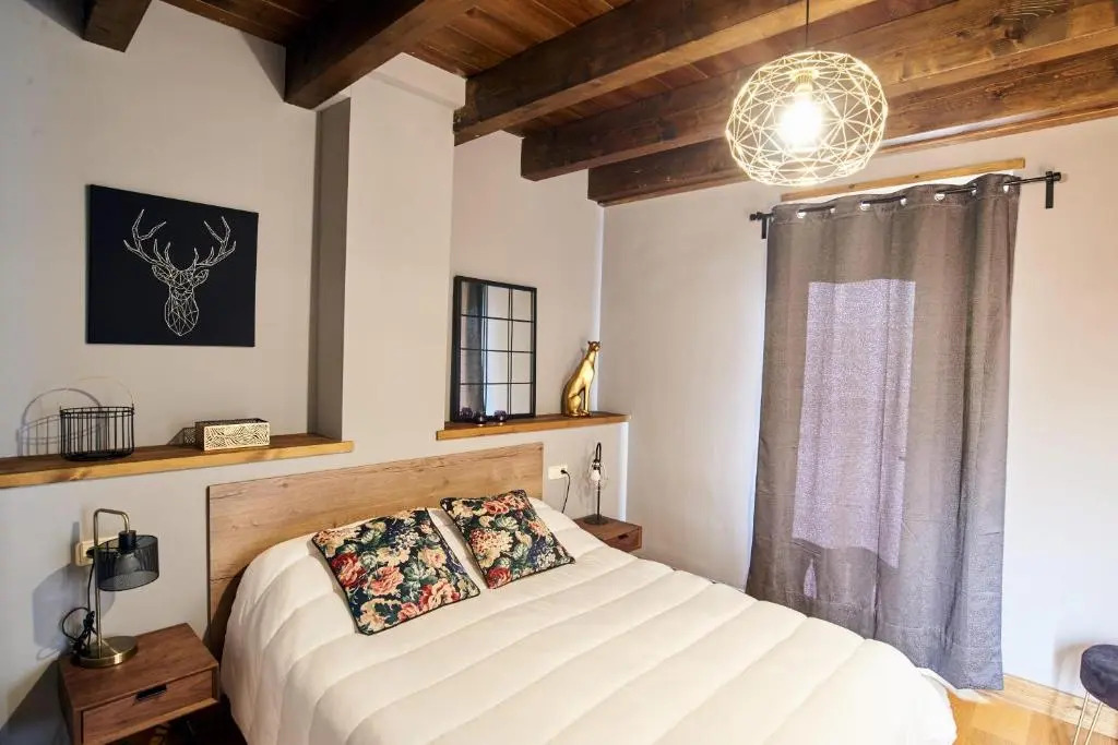 PRECIOSA CASA, NAUT ARAN, ALTO ARAN, GESSA, A 4 KM DE BAQUEIRA, 212 M2 wifi