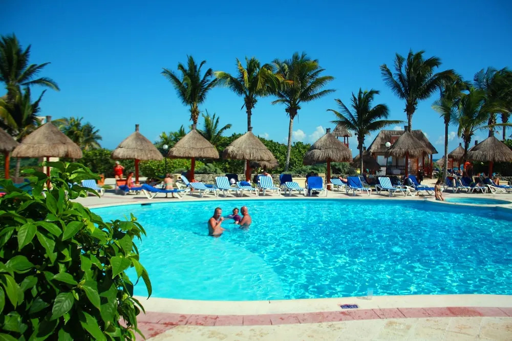 Charming 2 bedroom Apartment within Bahia Principe Resort