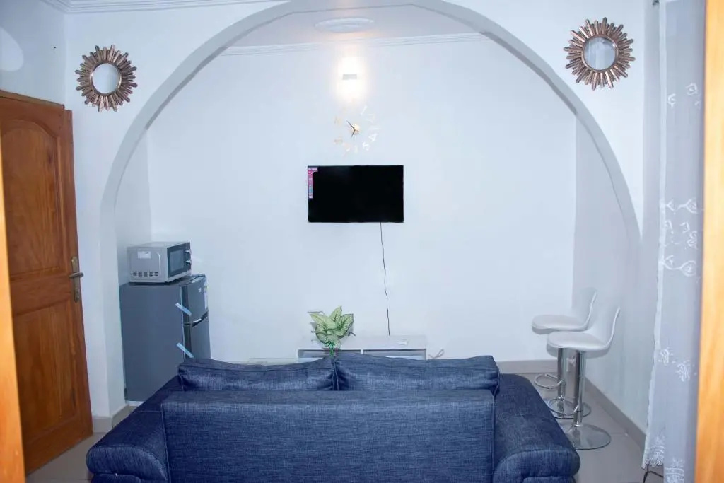 NAIVELI-PALM Appartement meublé sobre et chic