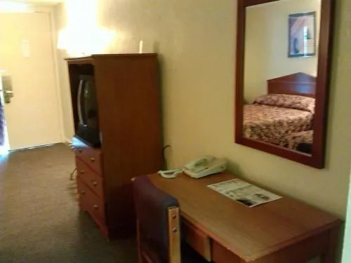 Woodridge Inn and Suites