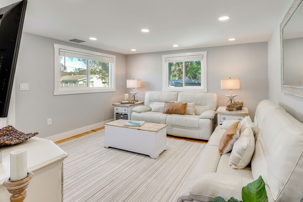 7 Mi to Indian Rocks Beach: Breezy Family Retreat!