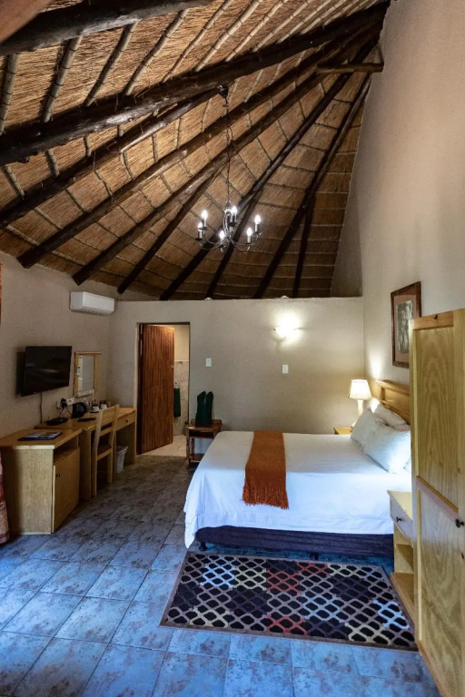 Gooderson Dumazulu Lodge & Traditional Village