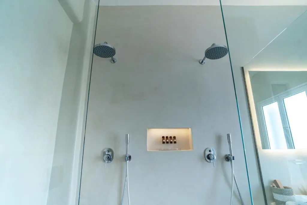 Vincenzo Family Rooms