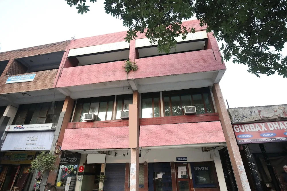 OYO 10386 Hotel Jimmy