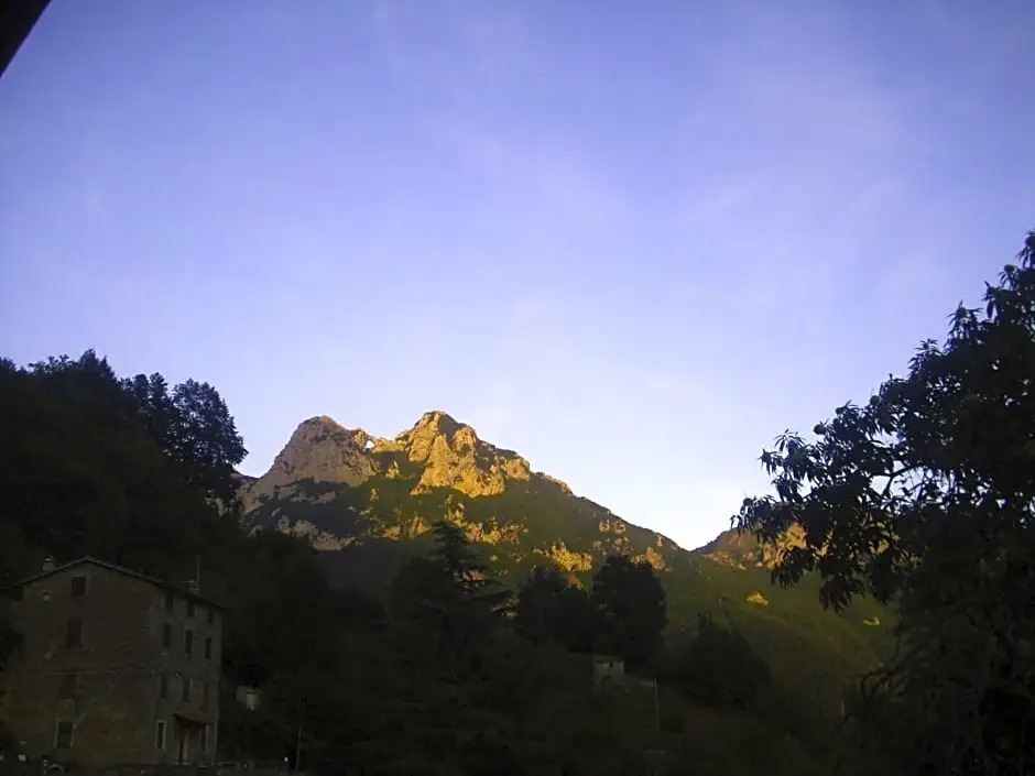 Pania forata hostel
